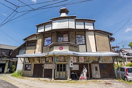 大正14年竣工、町おこしの映画館「森文旭館」